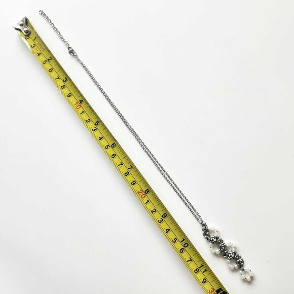 Unique white pearl and silver snake necklace with a small silver chain - Picture 6 of 8